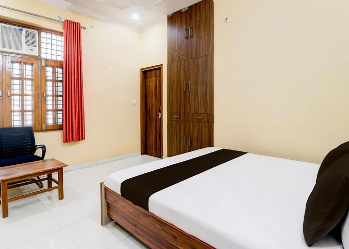 Oyo 82931 Hotel Shiv Dham Inn