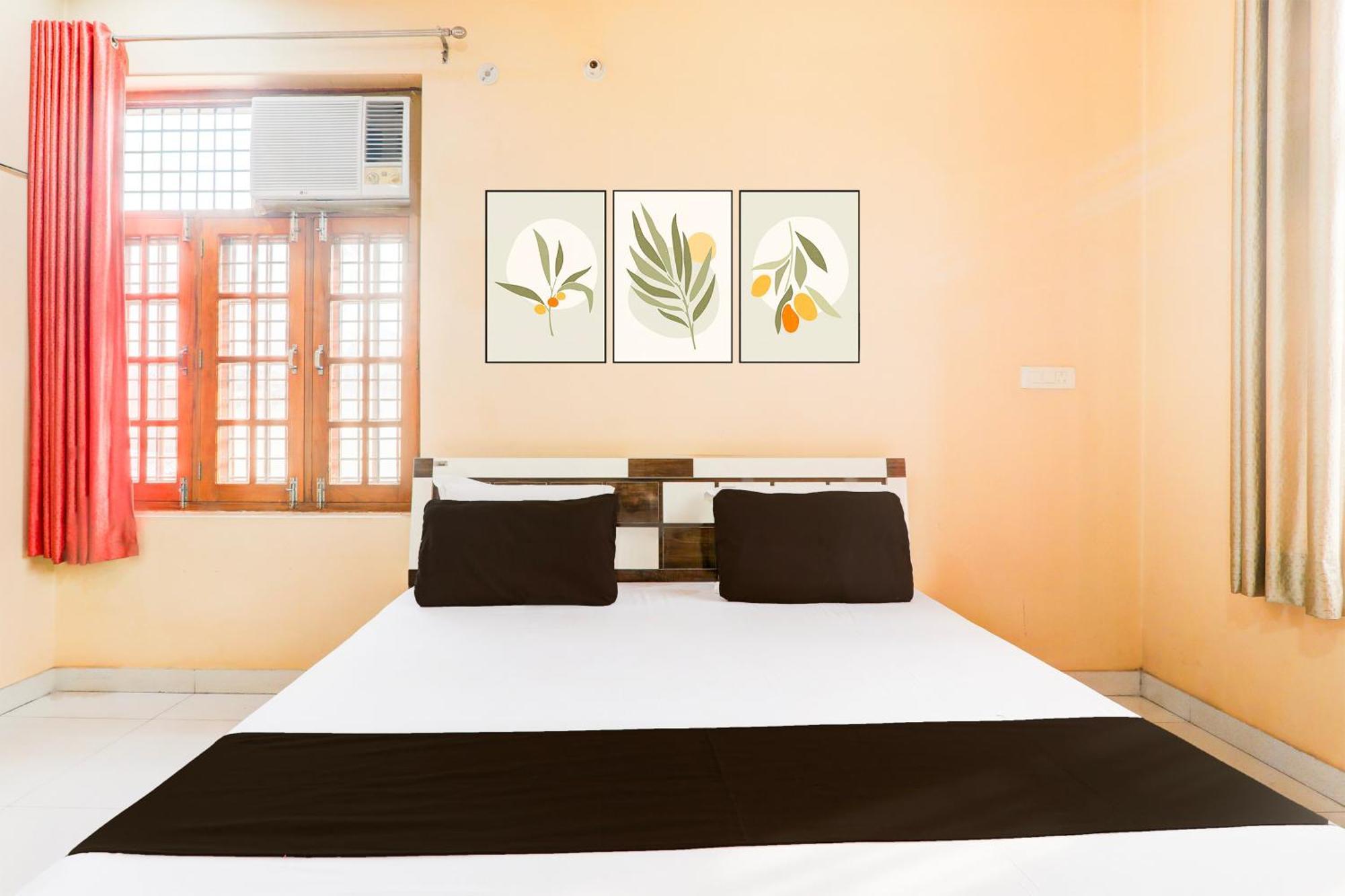 Oyo 82931 Shiv Dham 3*