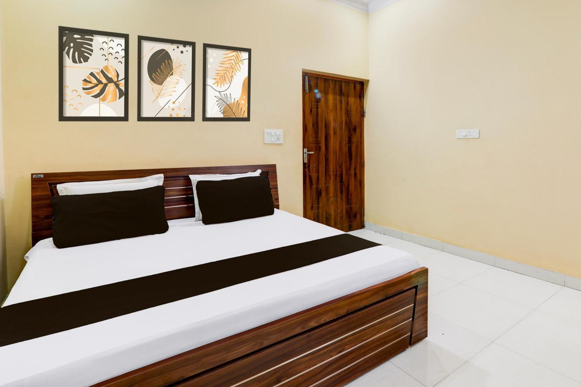 Hotel Oyo 82931 Shiv Dham 3*