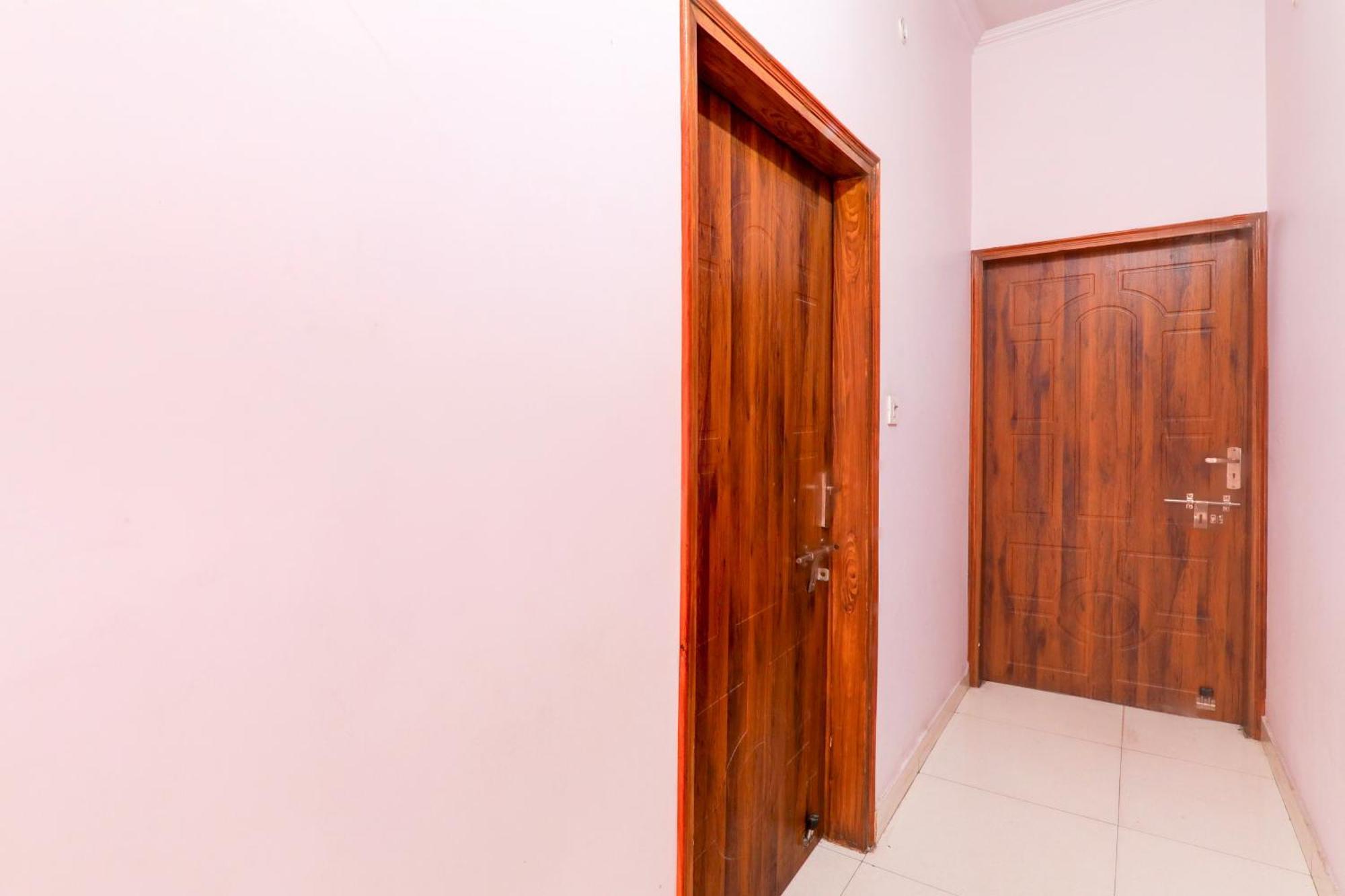Hotel Oyo 82931 Shiv Dham Lucknow