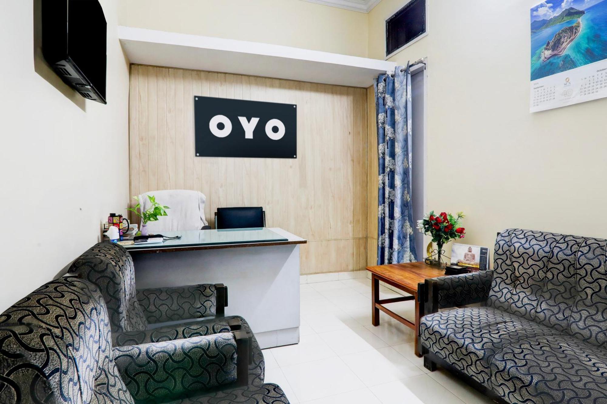 Oyo 82931 Shiv Dham Lucknow