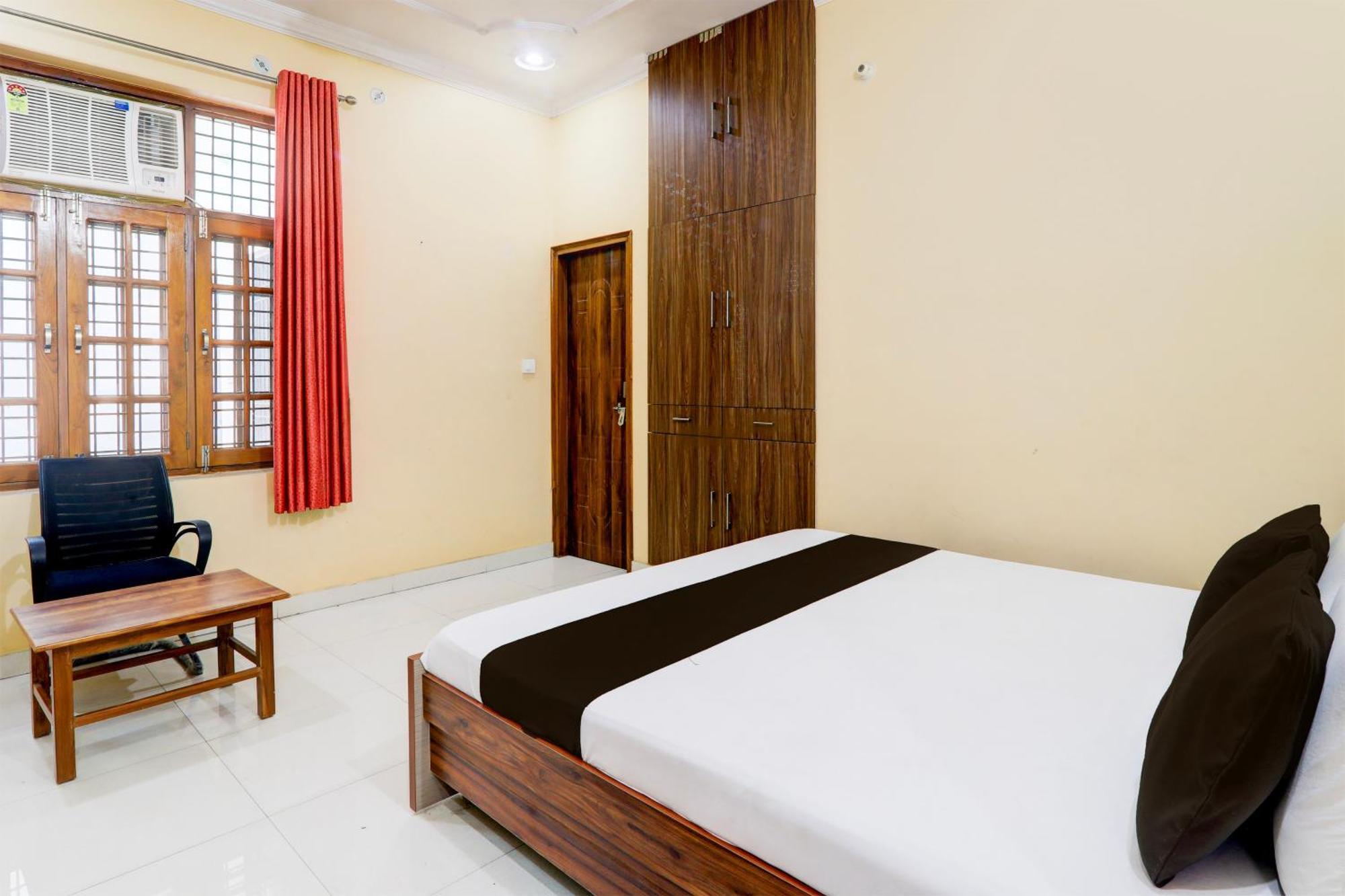 Oyo 82931 Shiv Dham Hotel Lucknow