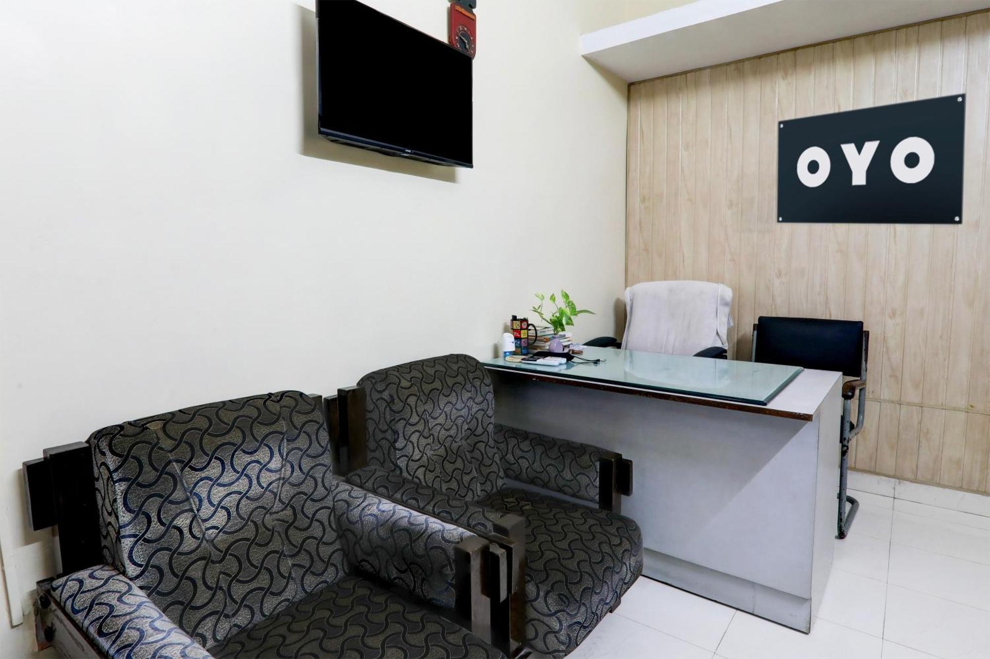 Oyo 82931 Shiv Dham Lucknow