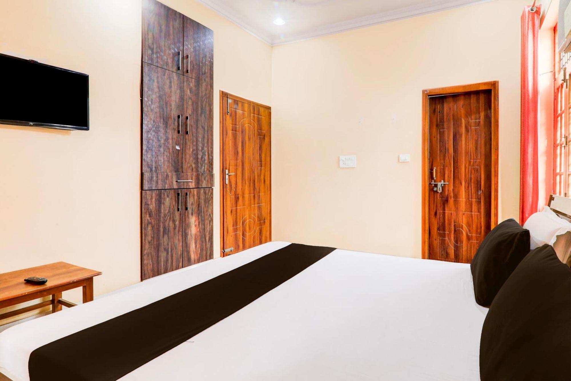 Hotel Oyo 82931 Shiv Dham Lucknow